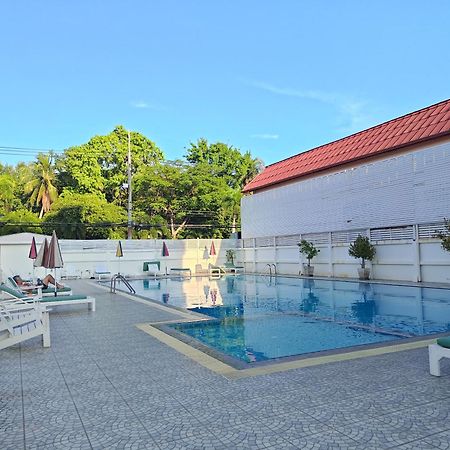 Puangpen Villa Hotel HHQ Buitenkant foto