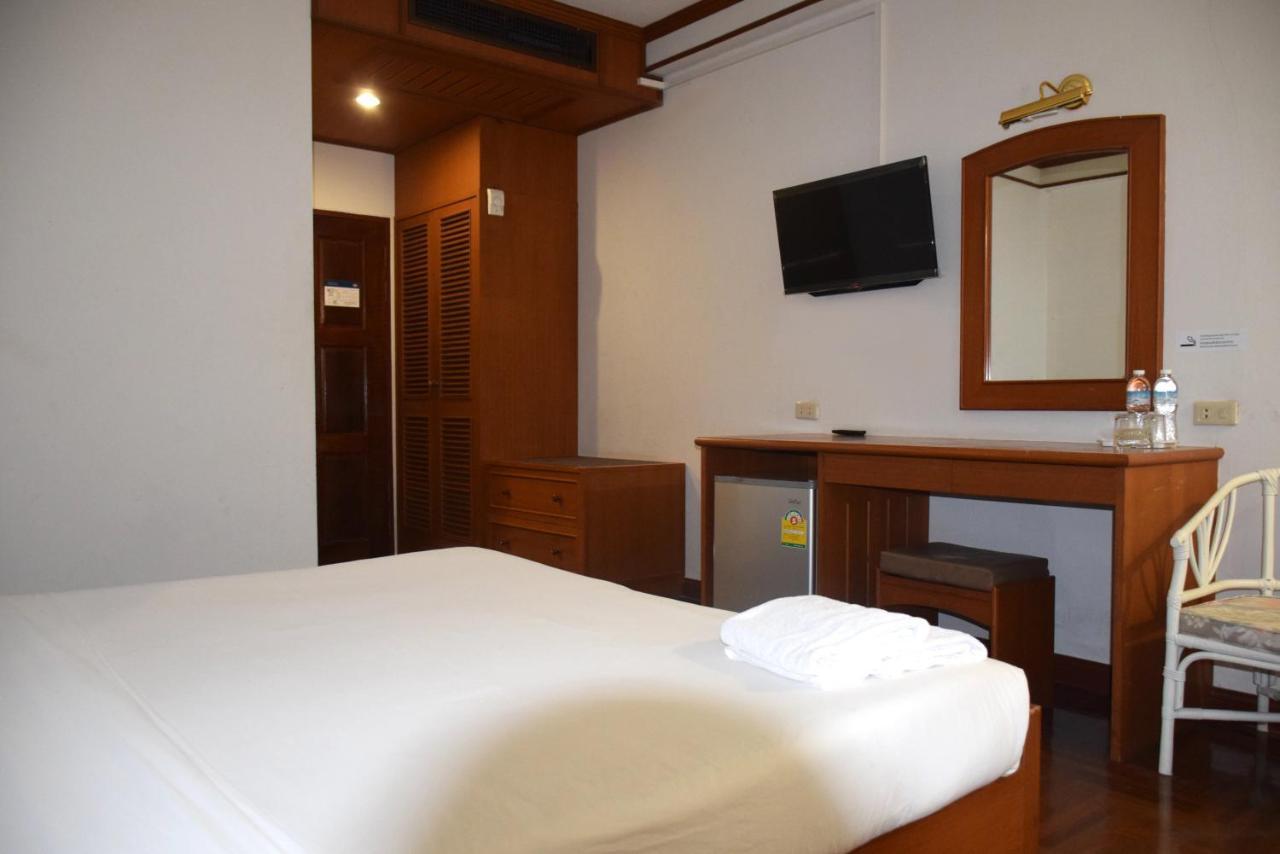 Puangpen Villa Hotel HHQ Buitenkant foto