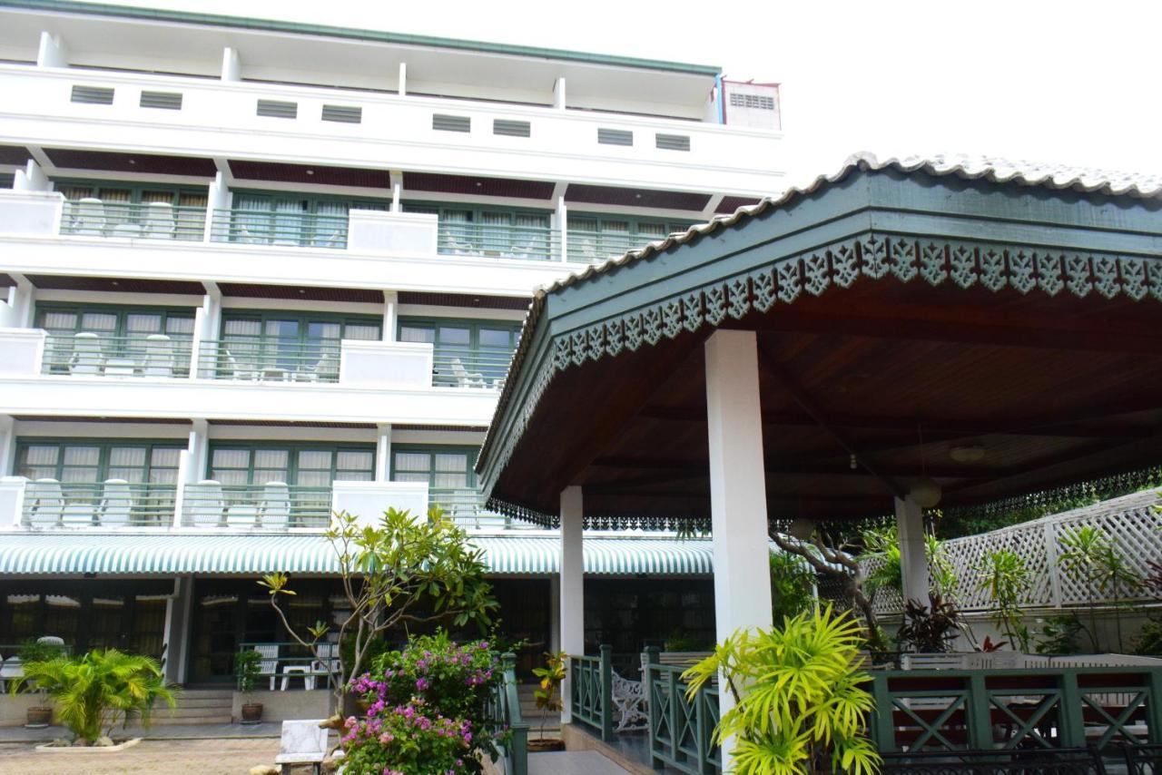 Puangpen Villa Hotel HHQ Buitenkant foto