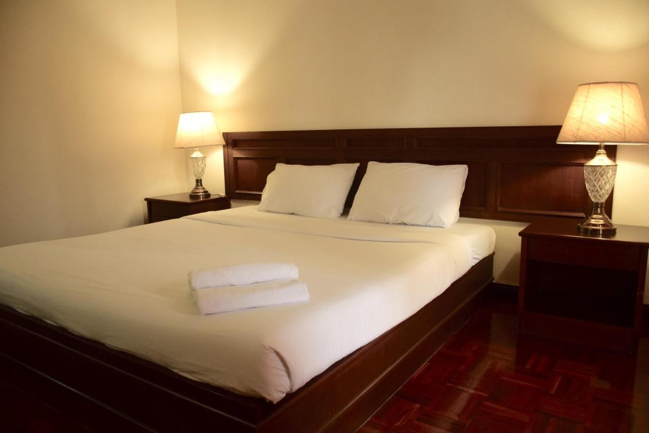 Puangpen Villa Hotel HHQ Buitenkant foto