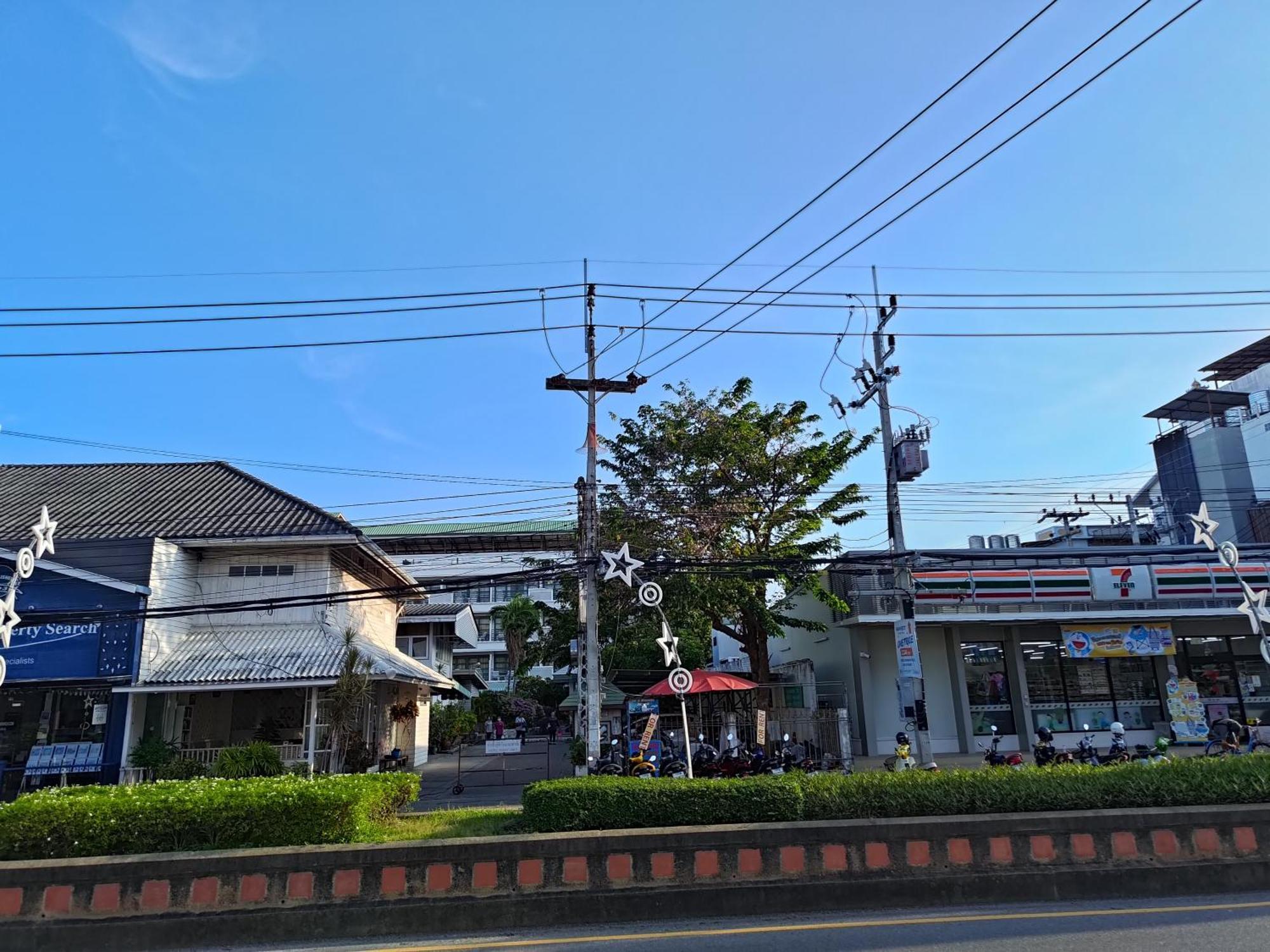 Puangpen Villa Hotel HHQ Buitenkant foto